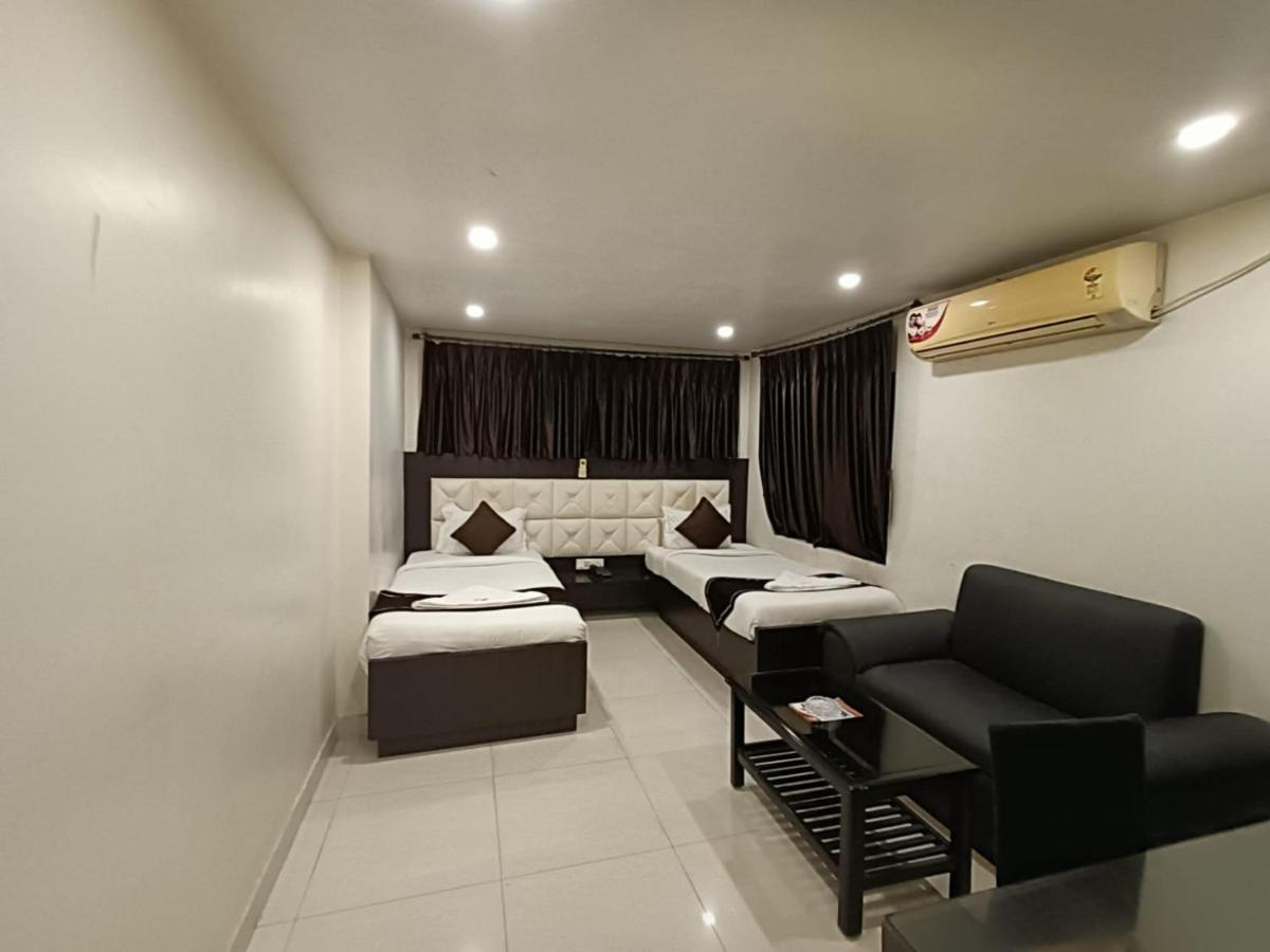 Sheldon Hotel Kolkata Exterior photo