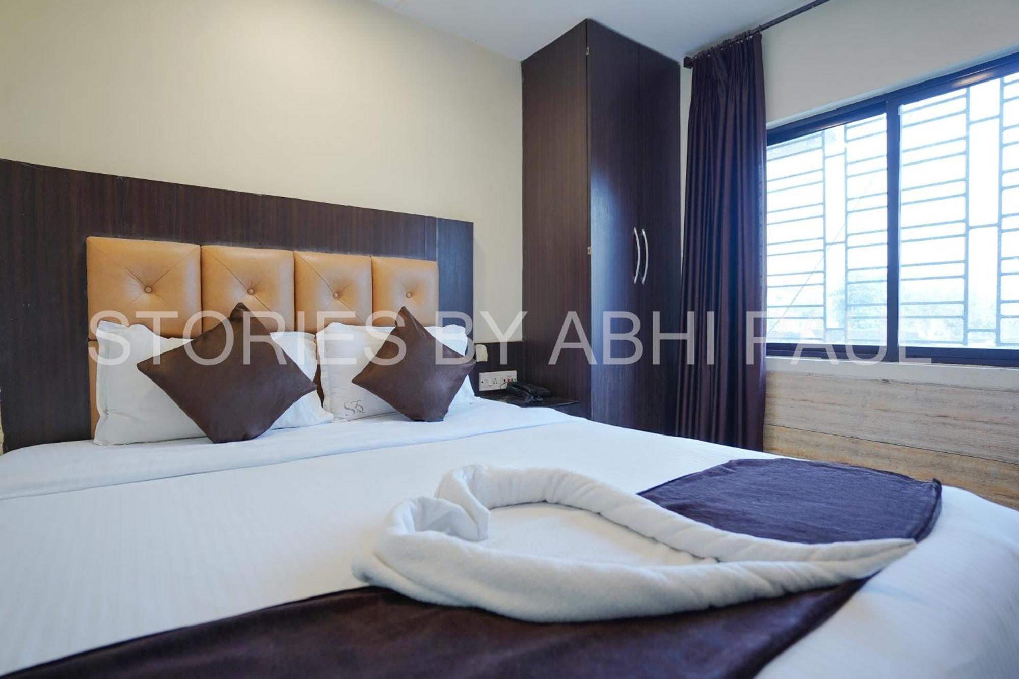 Sheldon Hotel Kolkata Exterior photo