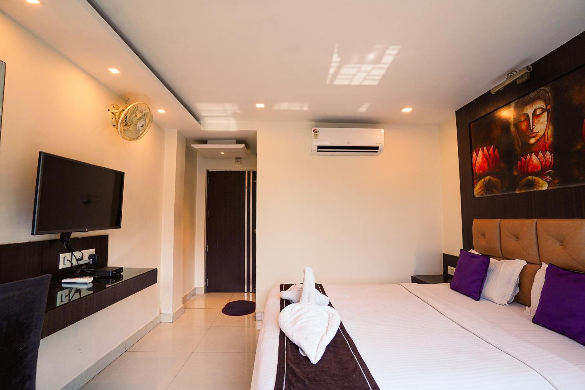 Sheldon Hotel Kolkata Exterior photo