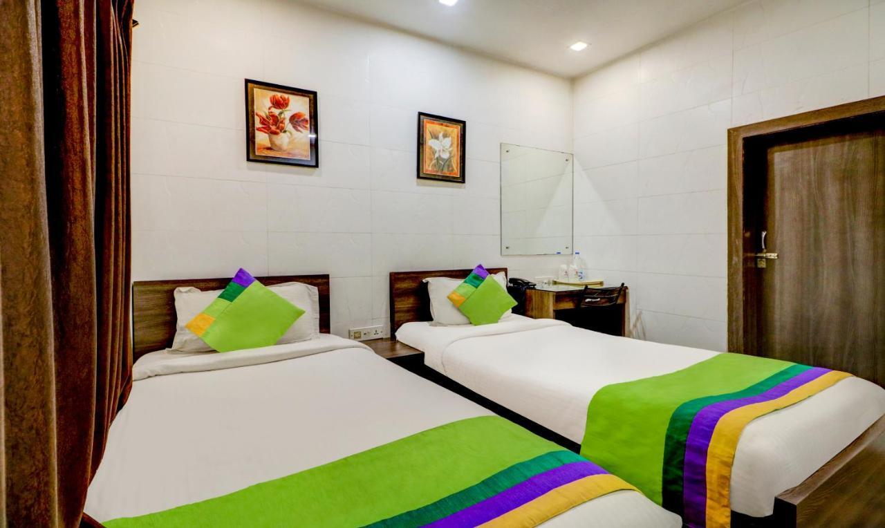 Sheldon Hotel Kolkata Exterior photo
