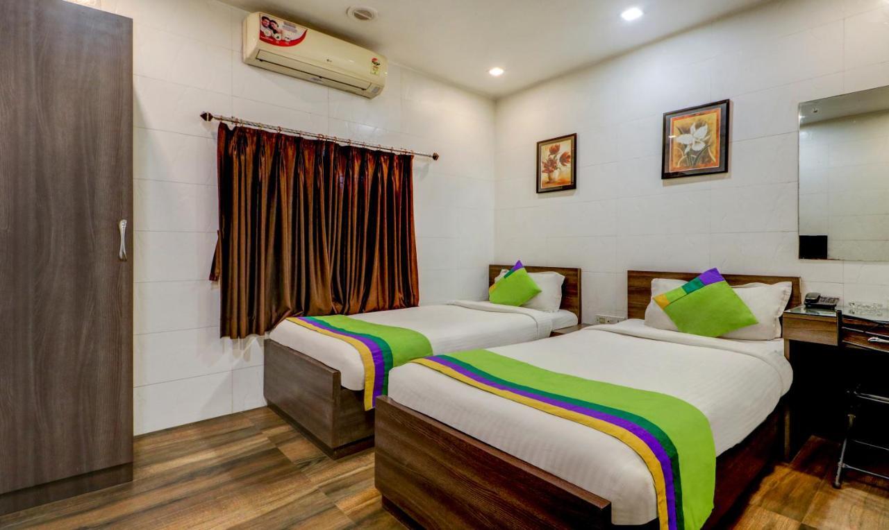 Sheldon Hotel Kolkata Exterior photo