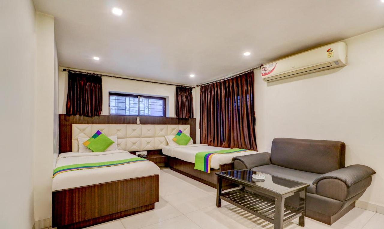 Sheldon Hotel Kolkata Exterior photo