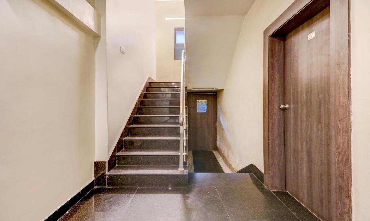 Sheldon Hotel Kolkata Exterior photo