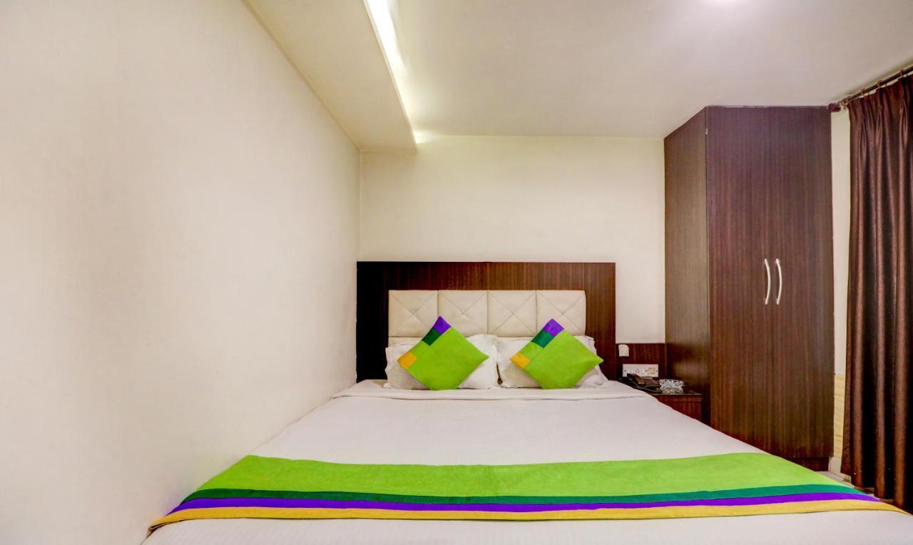 Sheldon Hotel Kolkata Exterior photo